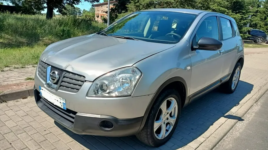 NISSAN Qashqai -