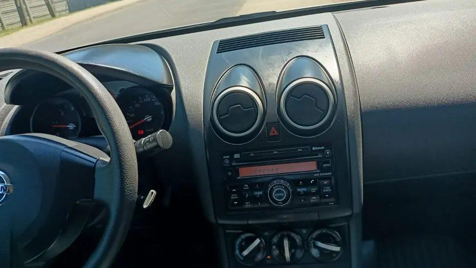 NISSAN Qashqai -