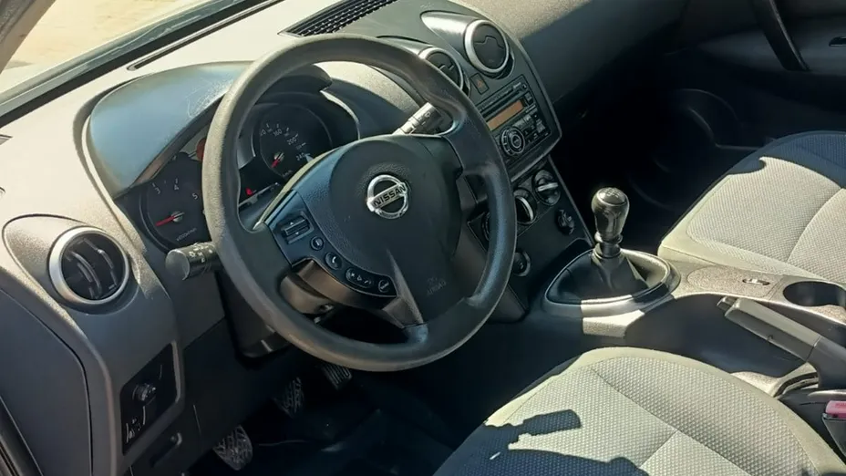 NISSAN Qashqai -