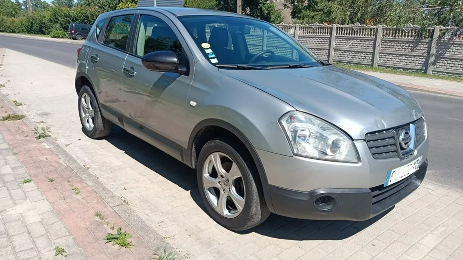 NISSAN Qashqai -