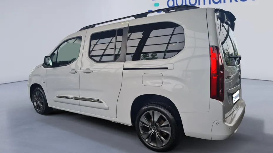 TOYOTA Proace City Verso Proace City Verso Long 1.2 D-4T Family Aut.