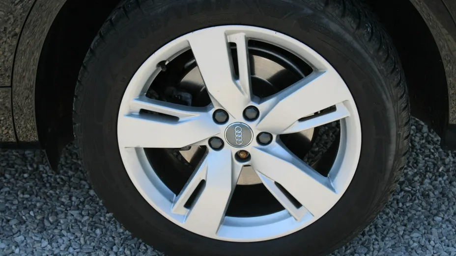 AUDI Q5 -