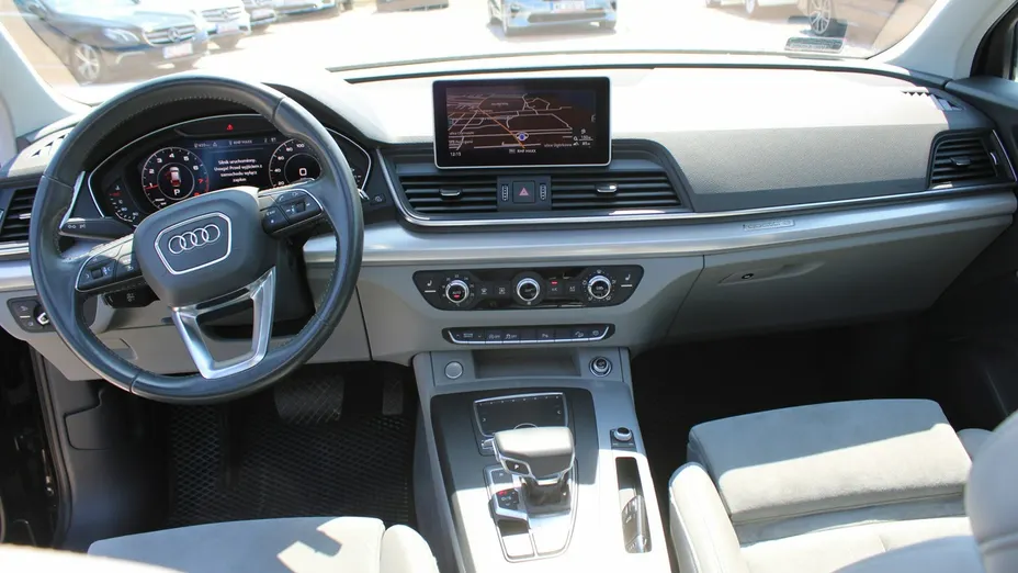 AUDI Q5 -