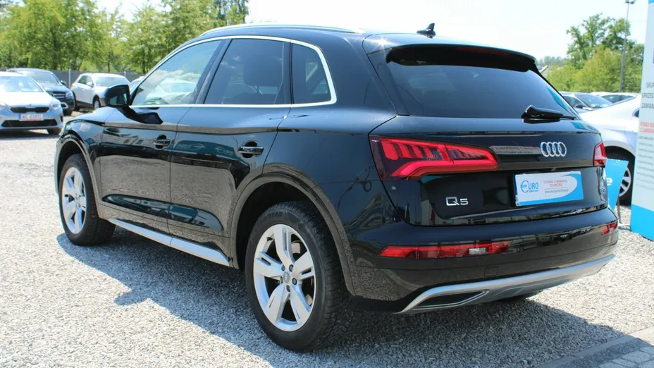 AUDI Q5 -