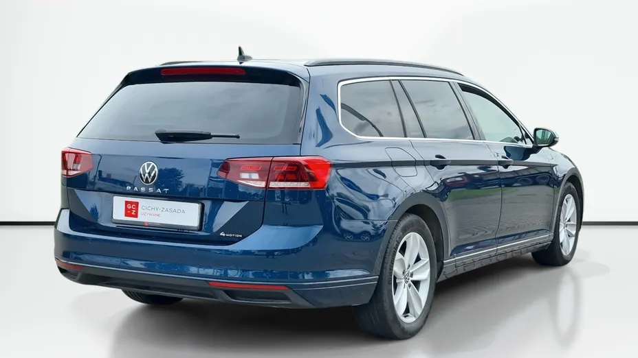 VOLKSWAGEN Passat -