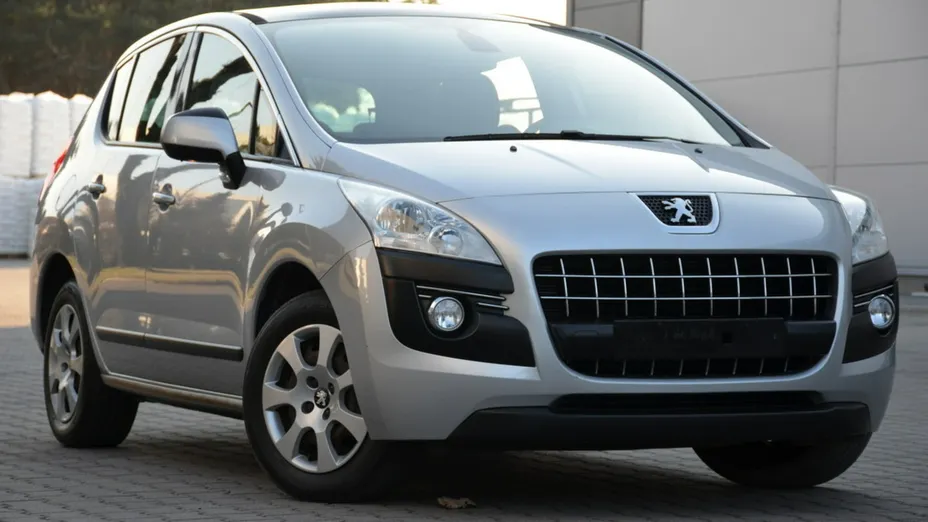 PEUGEOT 3008 -
