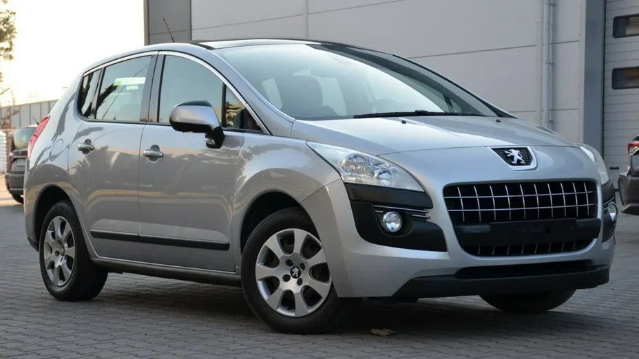 PEUGEOT 3008 -