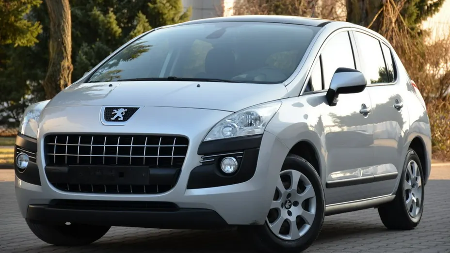 PEUGEOT 3008 -