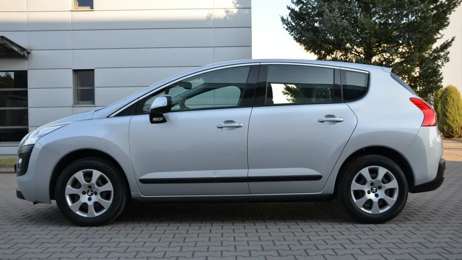 PEUGEOT 3008 -
