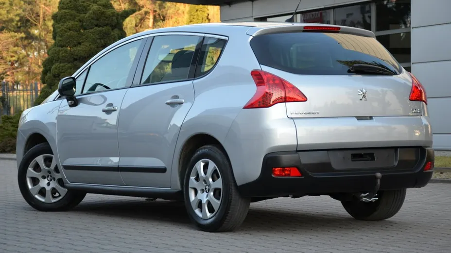 PEUGEOT 3008 -