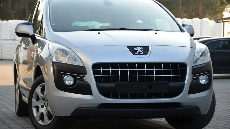 PEUGEOT 3008 -