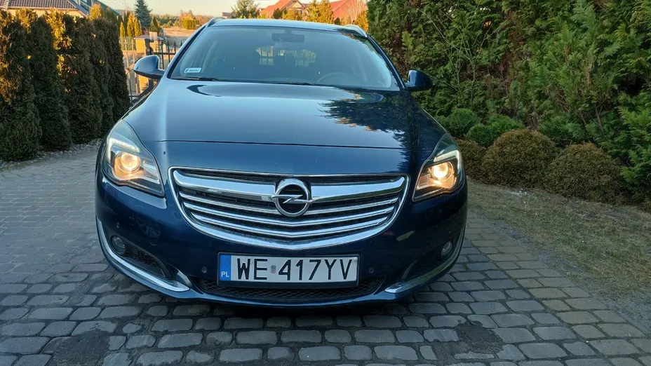OPEL Insignia -