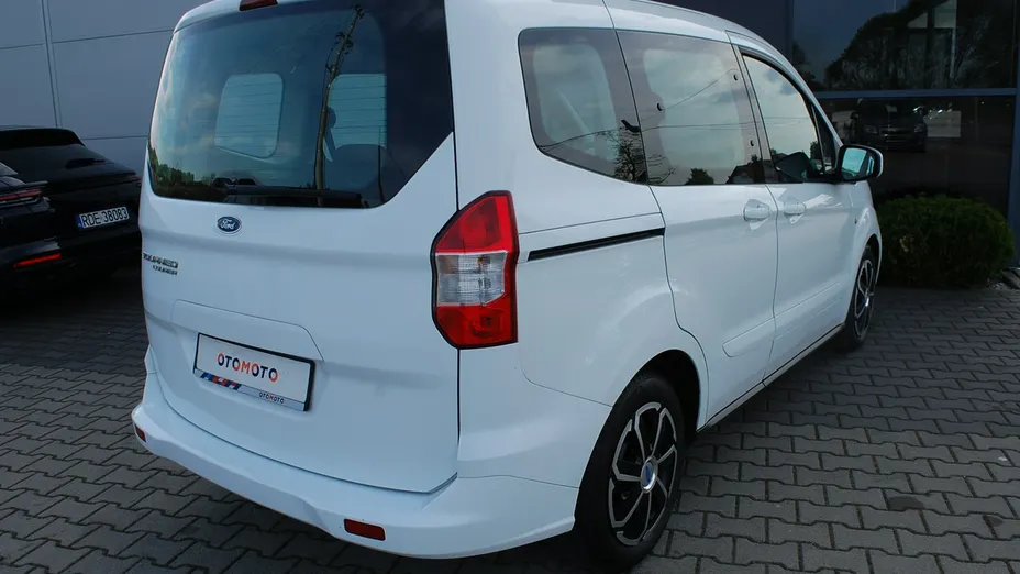 FORD Tourneo Courier -