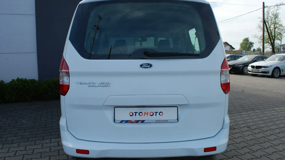 FORD Tourneo Courier -
