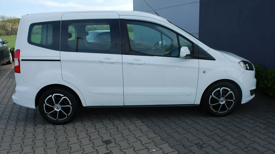 FORD Tourneo Courier -