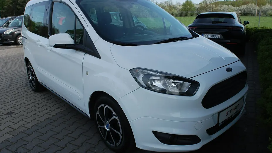 FORD Tourneo Courier -