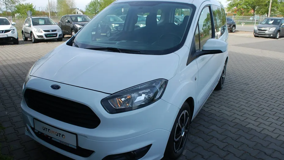 FORD Tourneo Courier -