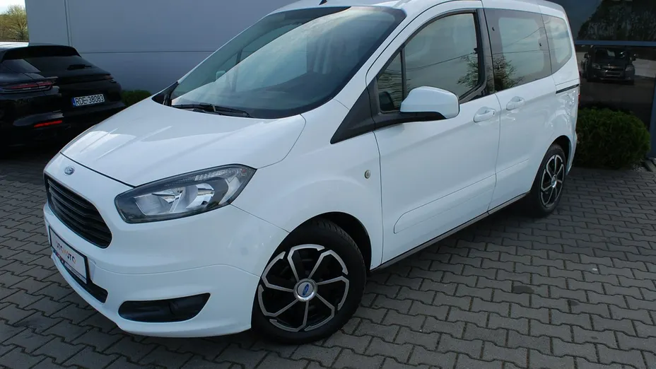 FORD Tourneo Courier -