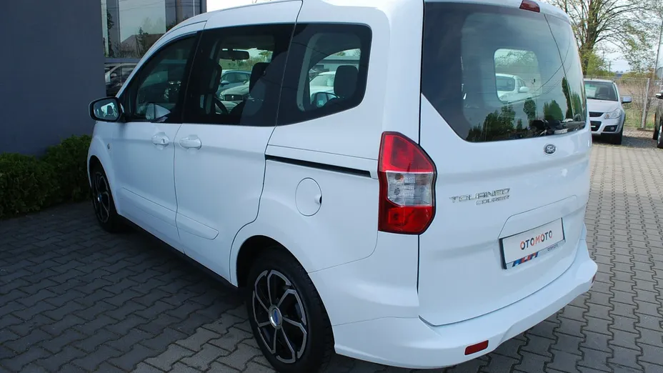 FORD Tourneo Courier -