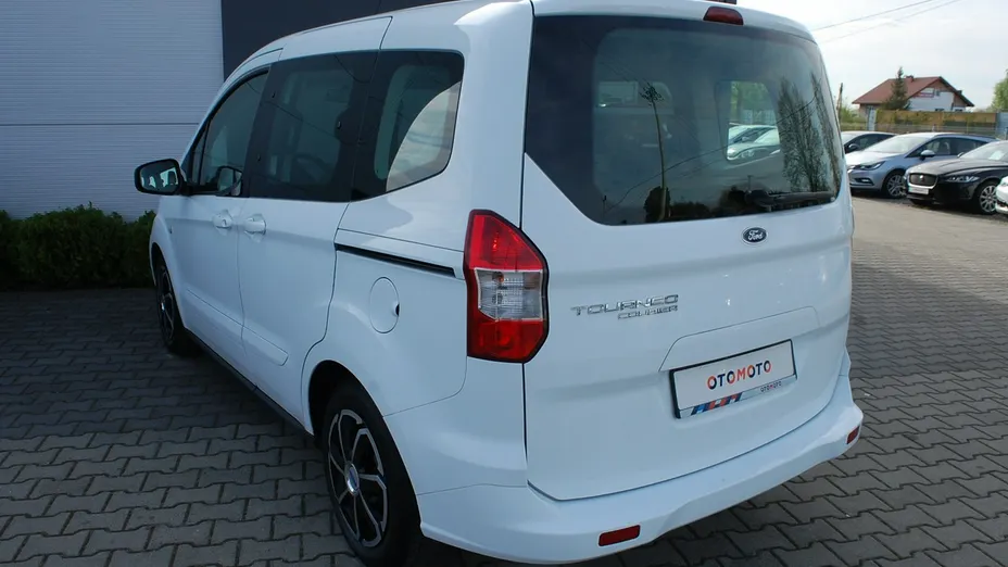 FORD Tourneo Courier -
