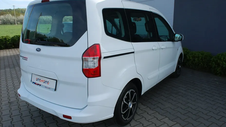 FORD Tourneo Courier -