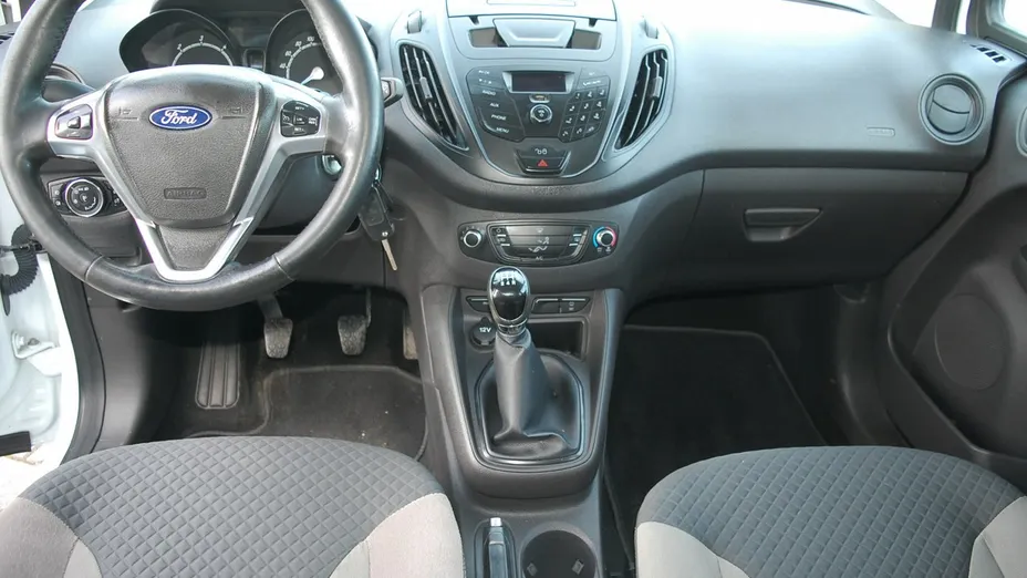 FORD Tourneo Courier -