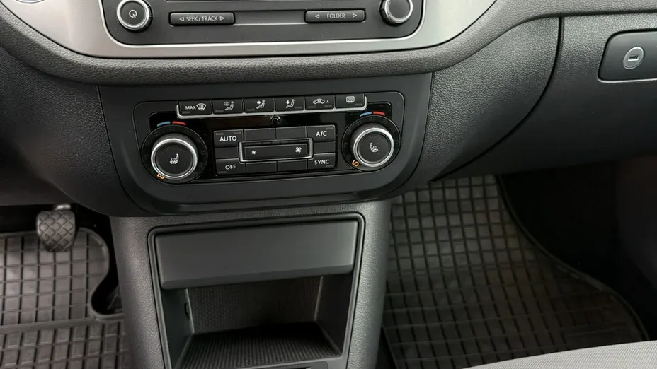 VOLKSWAGEN Tiguan -