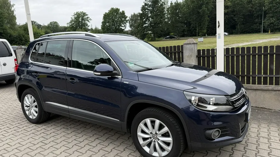 VOLKSWAGEN Tiguan -