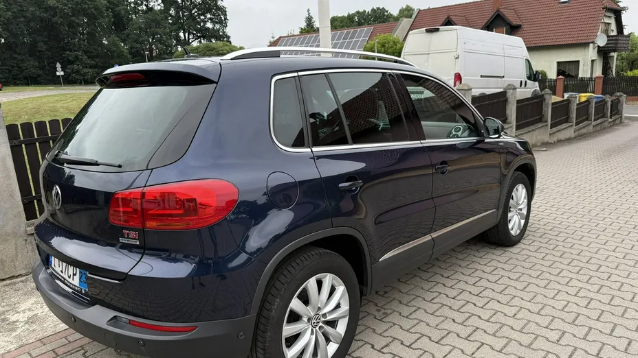 VOLKSWAGEN Tiguan -