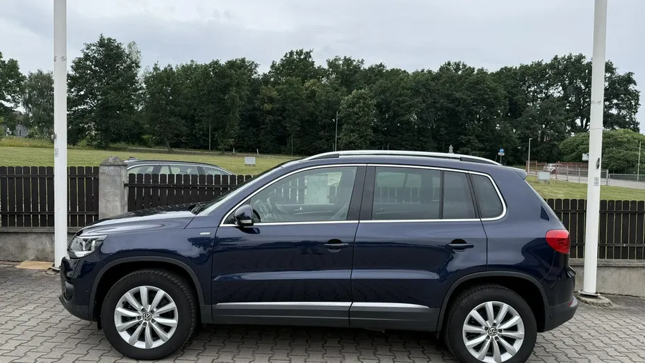 VOLKSWAGEN Tiguan -