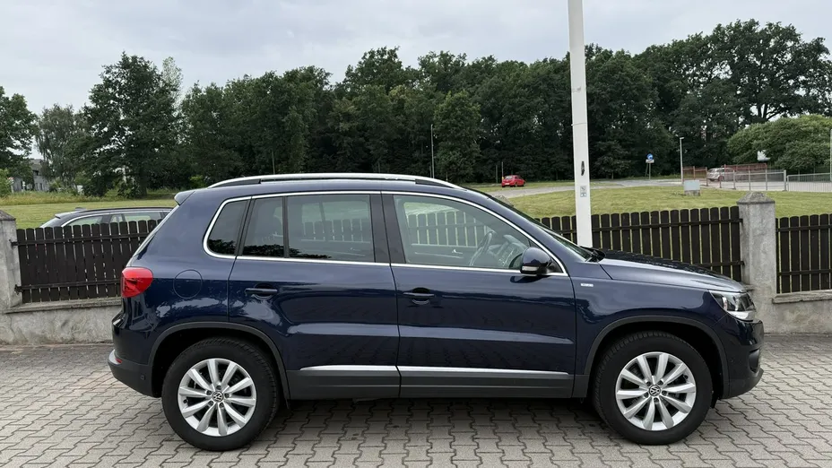 VOLKSWAGEN Tiguan -