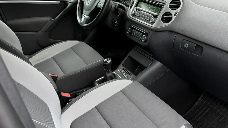 VOLKSWAGEN Tiguan -