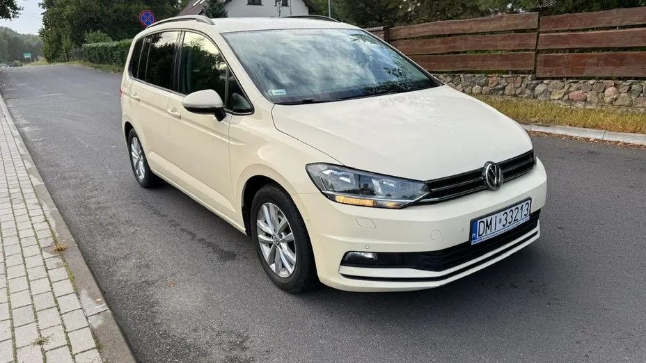 VOLKSWAGEN Touran -