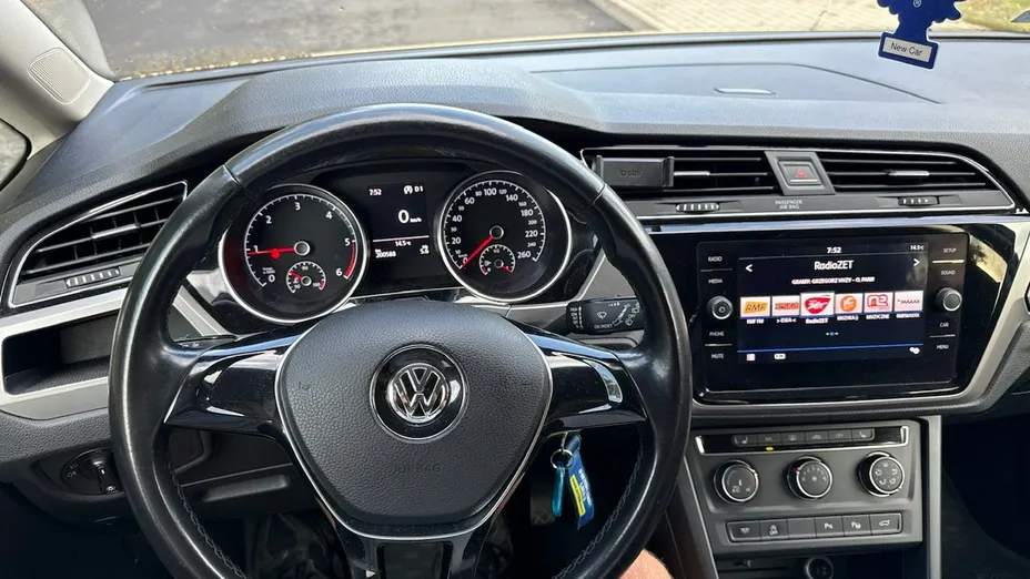 VOLKSWAGEN Touran -