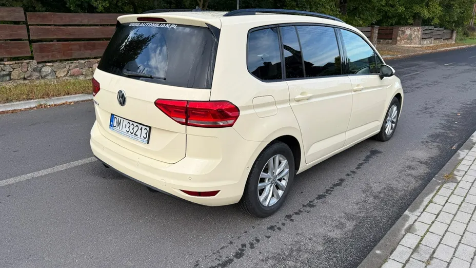 VOLKSWAGEN Touran -