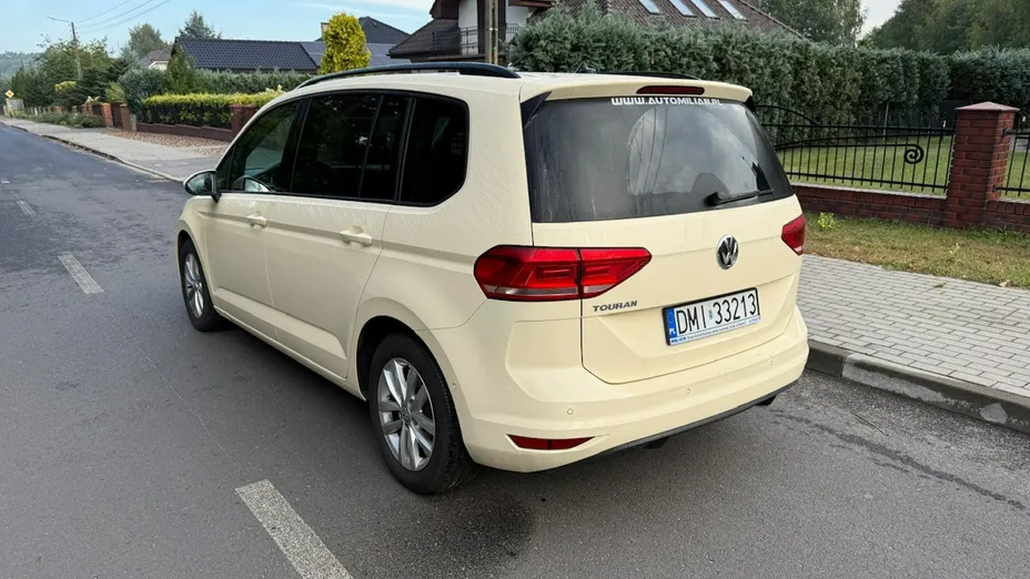 VOLKSWAGEN Touran -
