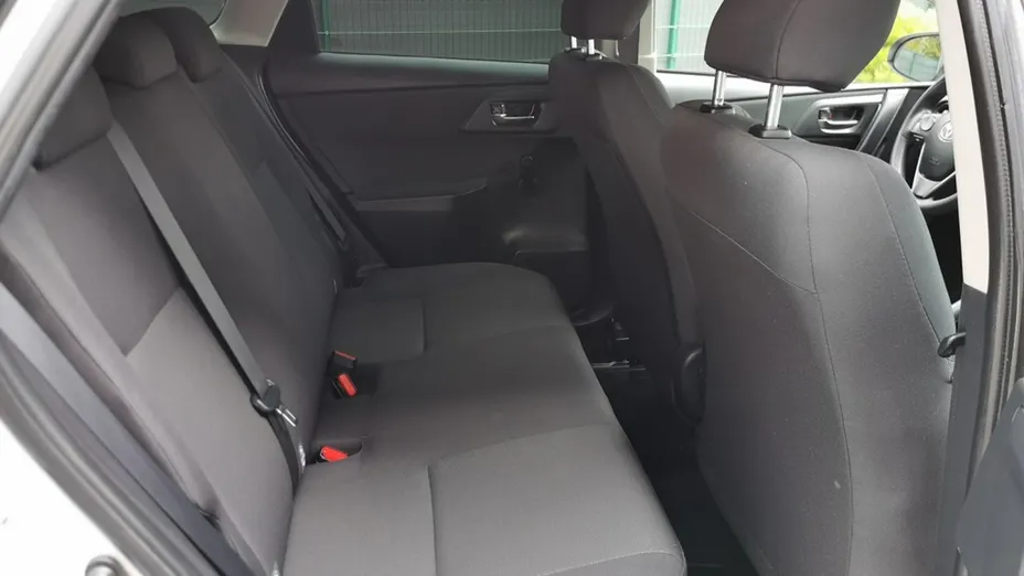 TOYOTA Auris -