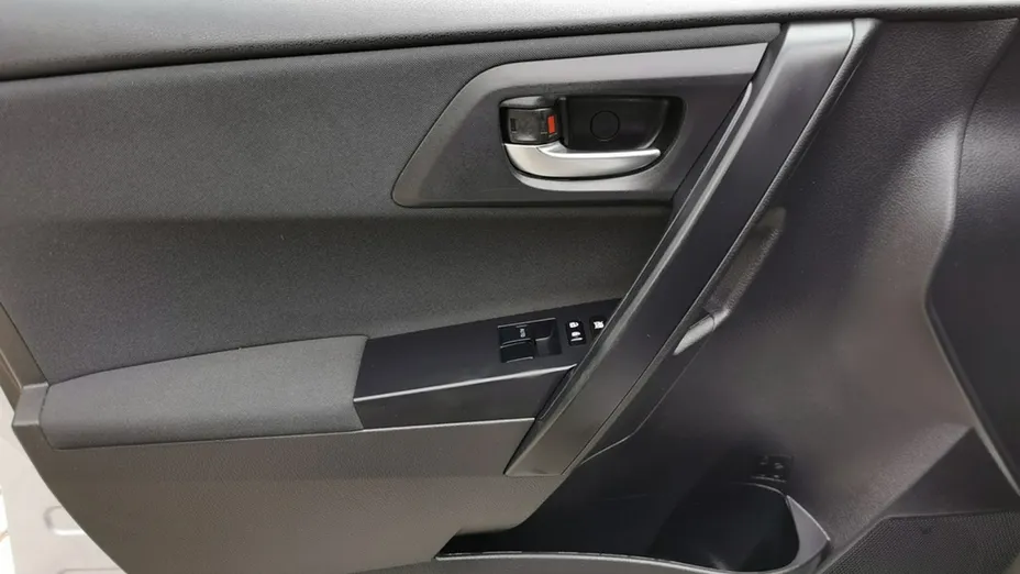 TOYOTA Auris -