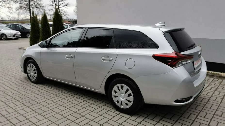 TOYOTA Auris -
