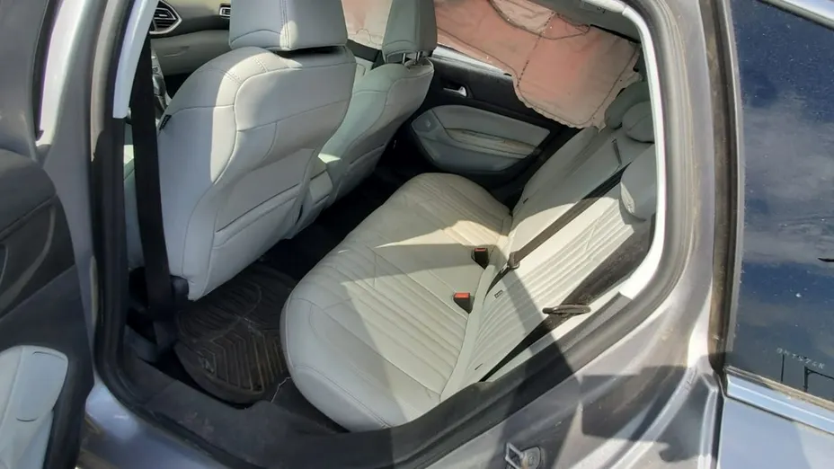 PEUGEOT 308 -
