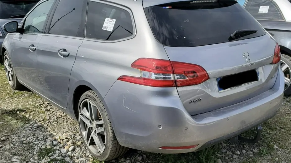 PEUGEOT 308 -