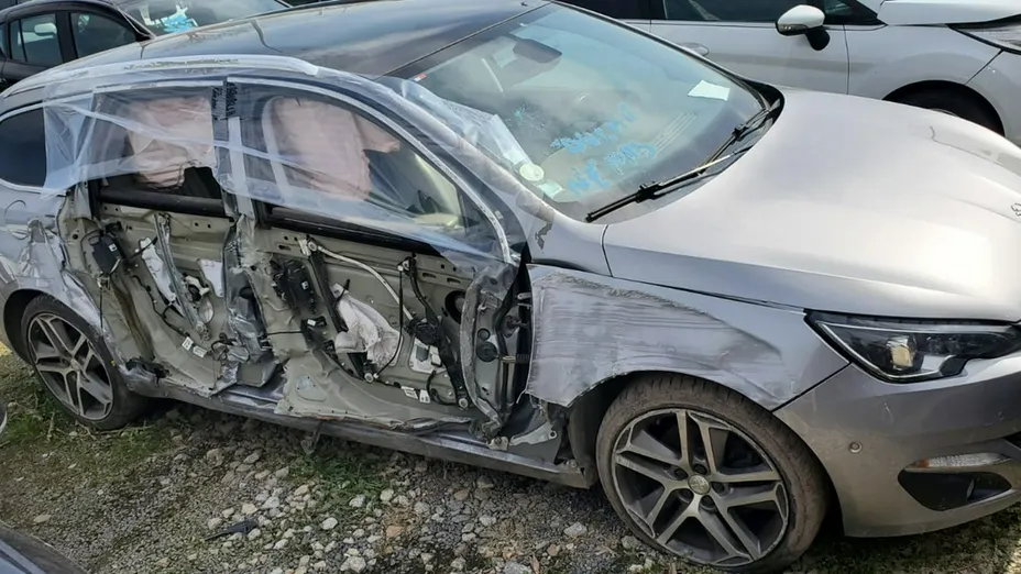 PEUGEOT 308 -
