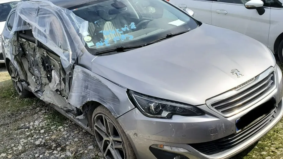 PEUGEOT 308 -