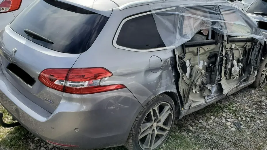 PEUGEOT 308 -