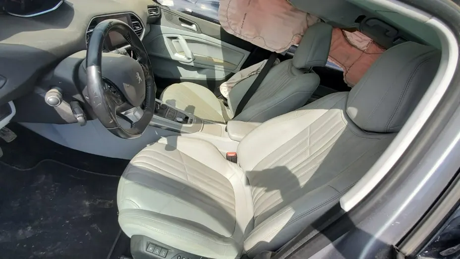 PEUGEOT 308 -