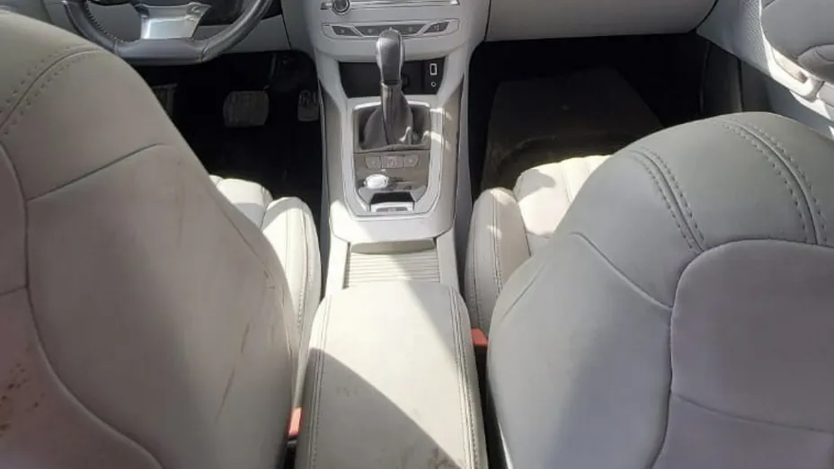 PEUGEOT 308 -