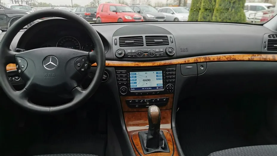 MERCEDES-BENZ E Klasa -
