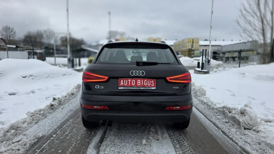 AUDI Q3 -
