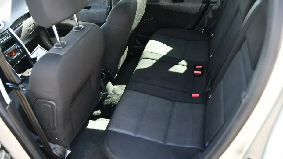 PEUGEOT 207 -