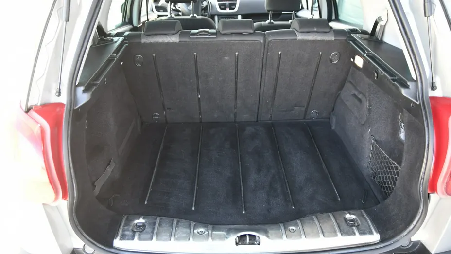 PEUGEOT 207 -